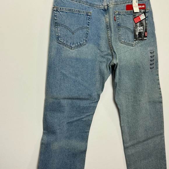 NWT Levi’s 505 Regular Fit Straight Leg “Factory Irregular” See Pictures 36 x 30 - Picture 4 of 9